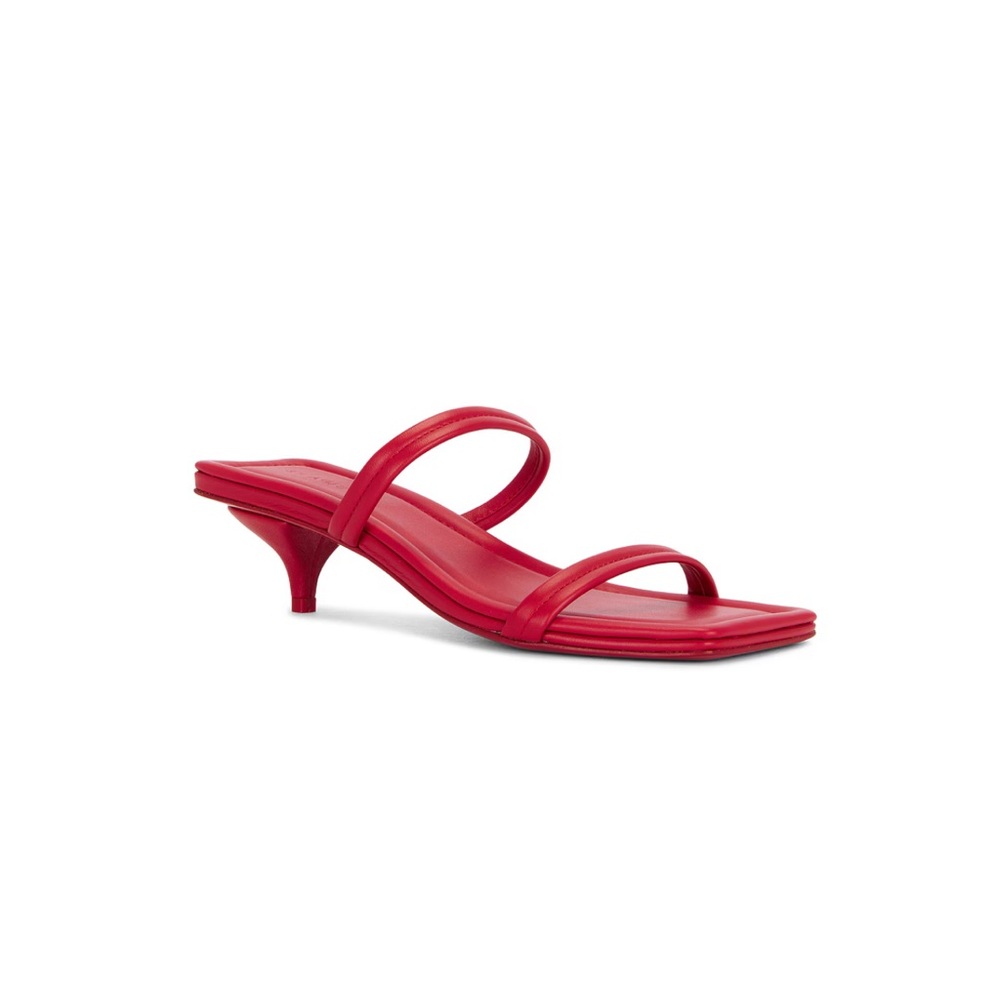 St. Agni Fine Strap Kitten Heel